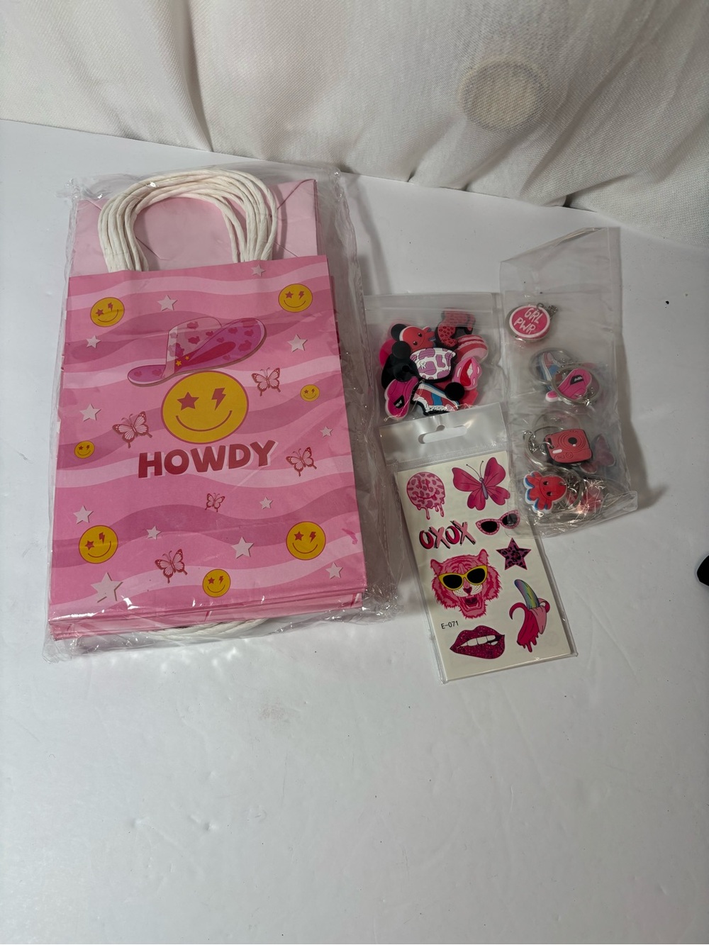 Howdy Pink Party Favor Bags 10 with tattoos & Charms